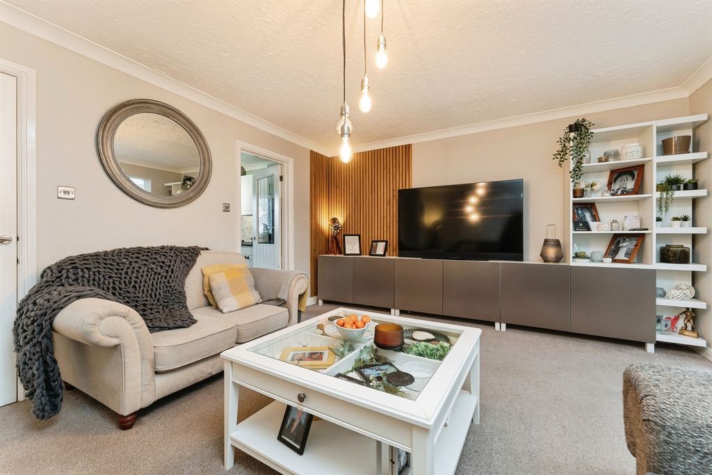 Property photo 3 of 20