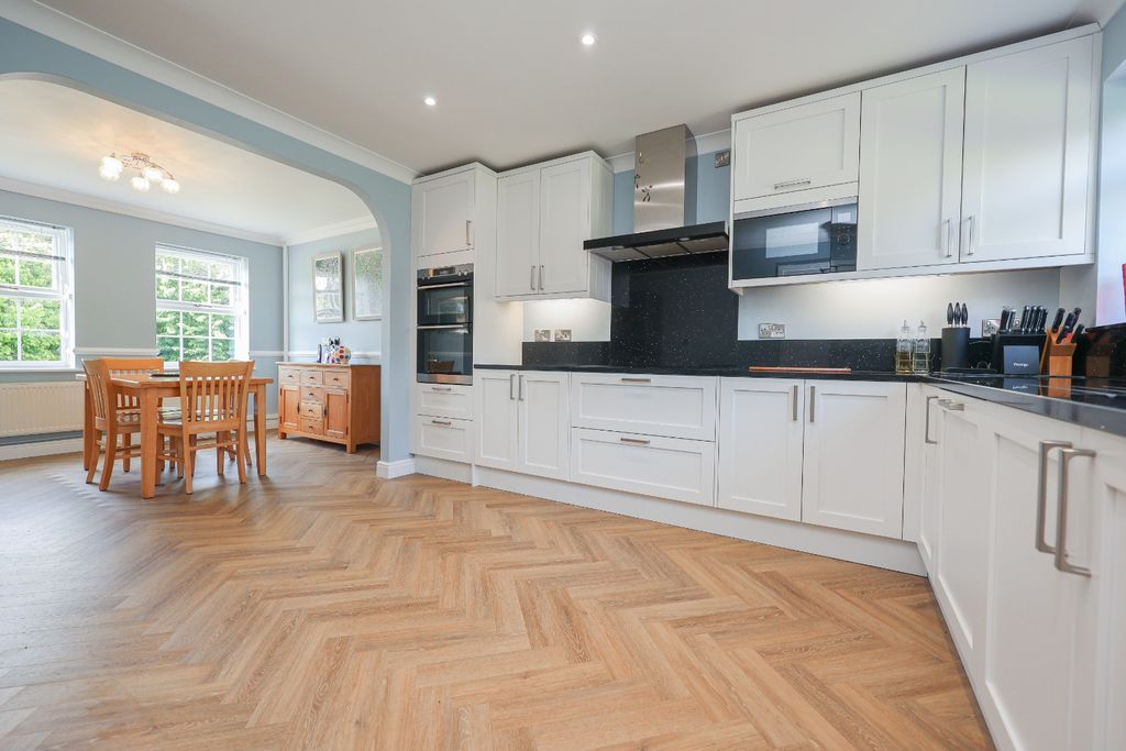 Property photo 2 of 20 5111123