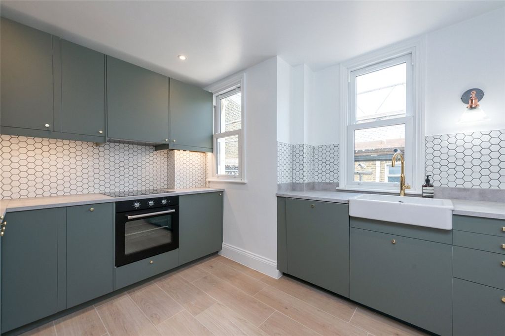 Property photo 3 of 10 Picture No. 05