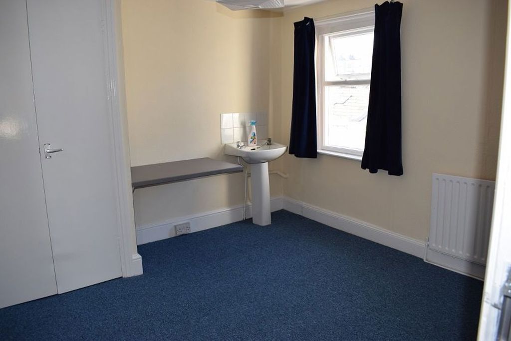 Property photo 2 of 3