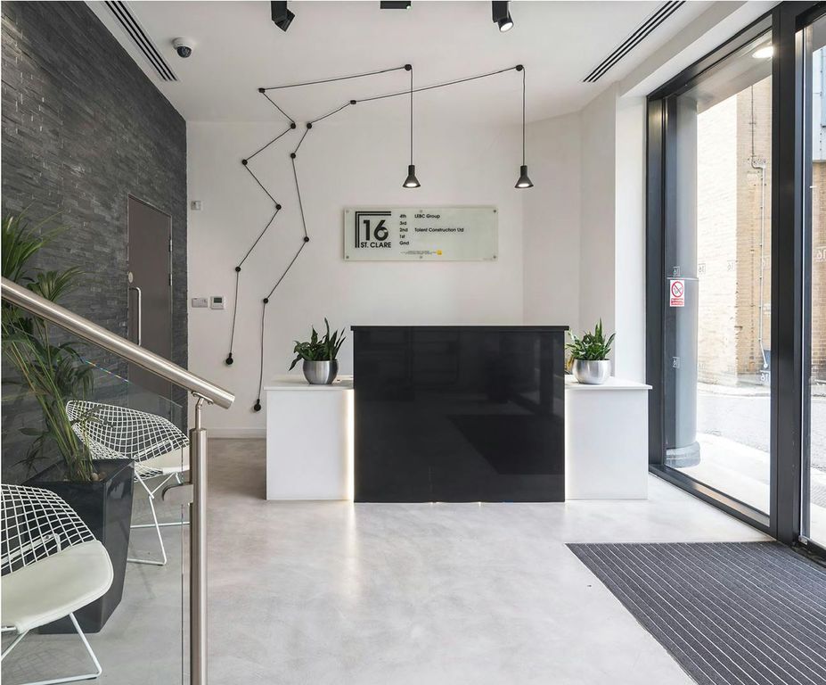 Property photo 3 of 10 Loby