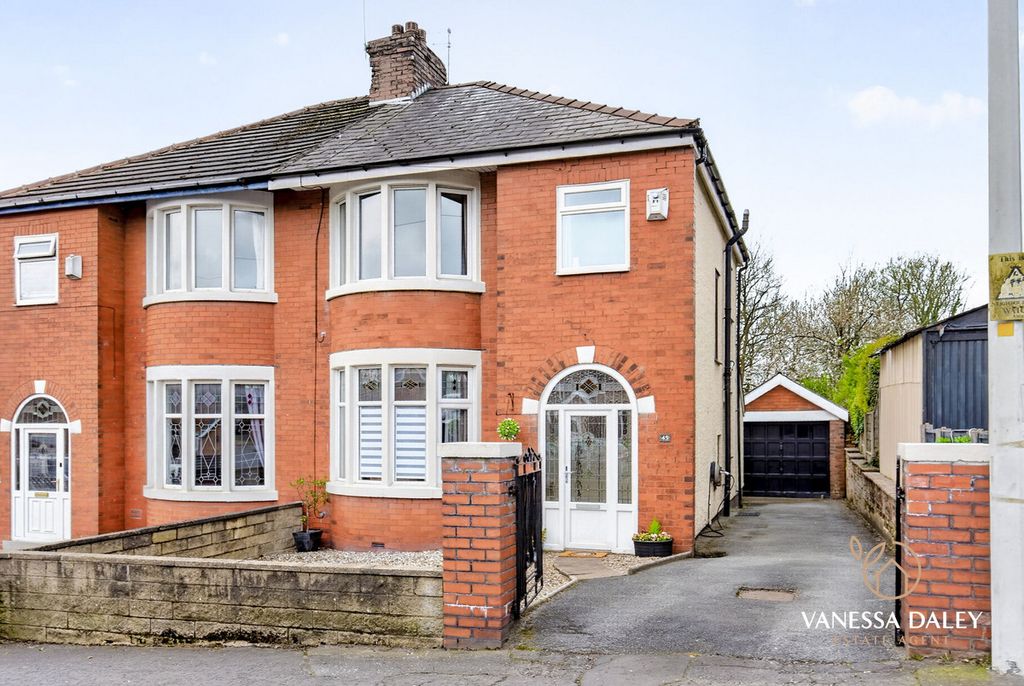 Property photo 1 of 43