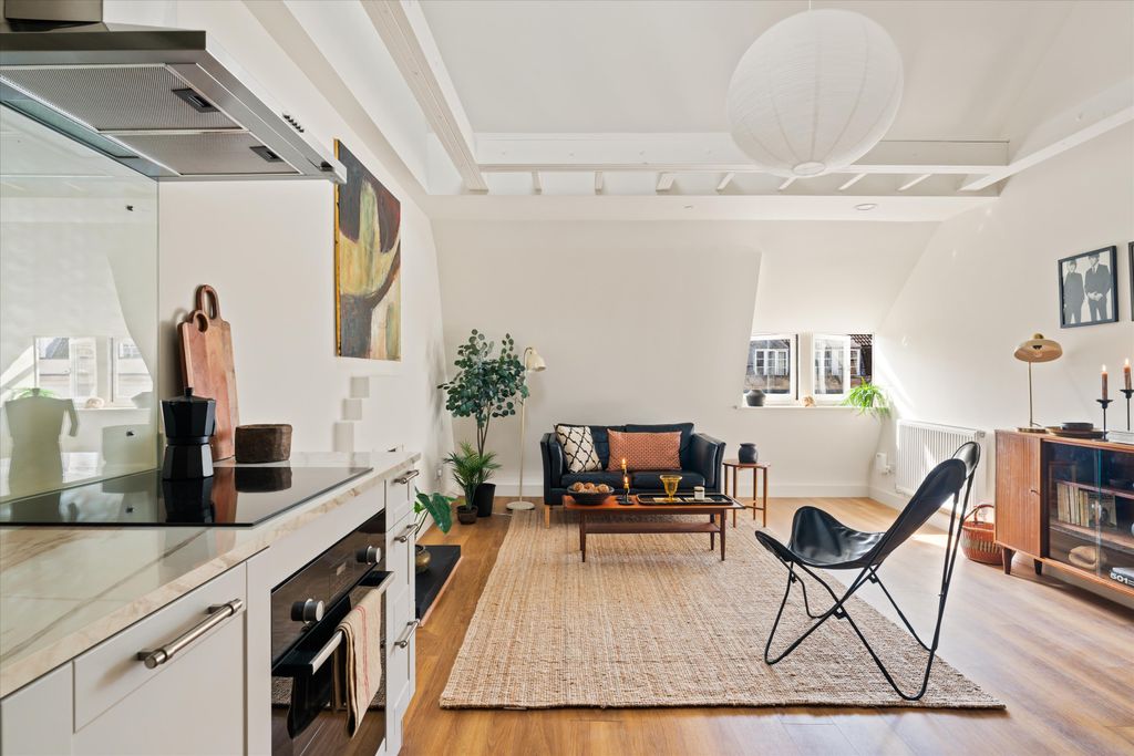 Property photo 1 of 12 Image