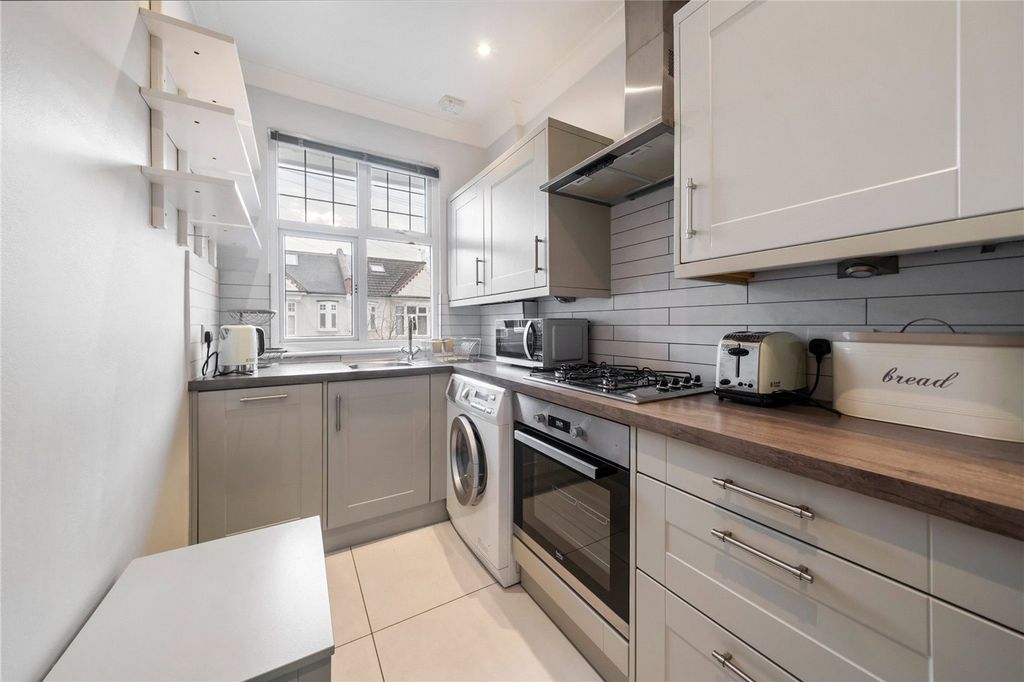 Property photo 3 of 8 Picture No. 25