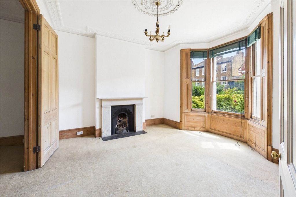 Property photo 2 of 14 Picture No. 01