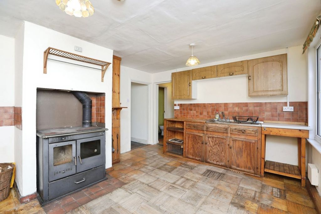 Property photo 3 of 25