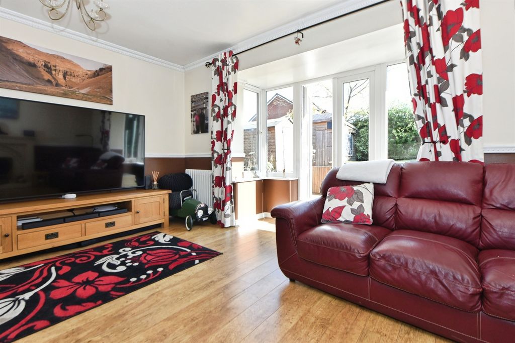 Property photo 3 of 22