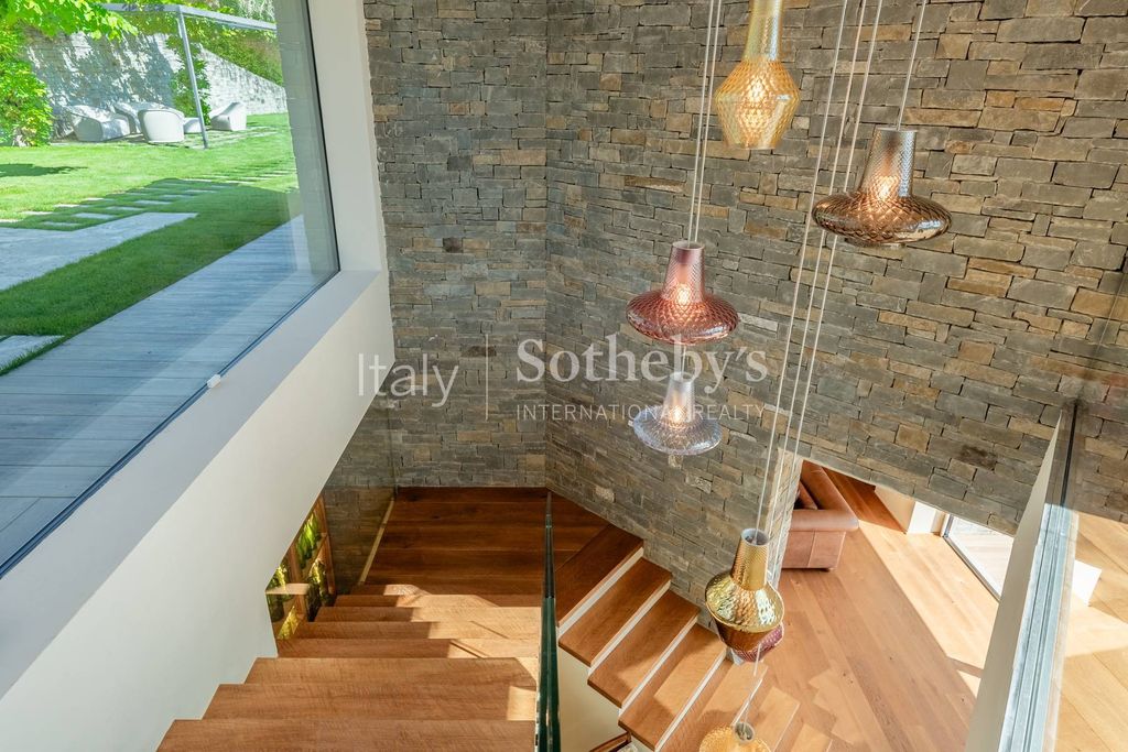 Property photo 3 of 39