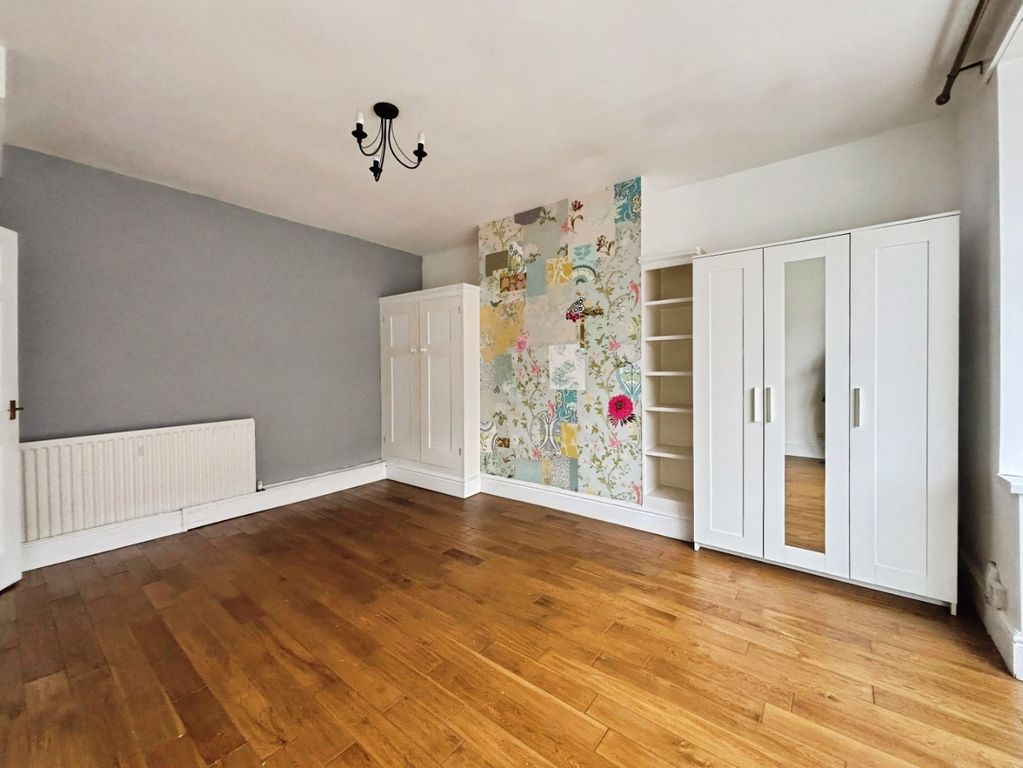 Property photo 3 of 12 5096582