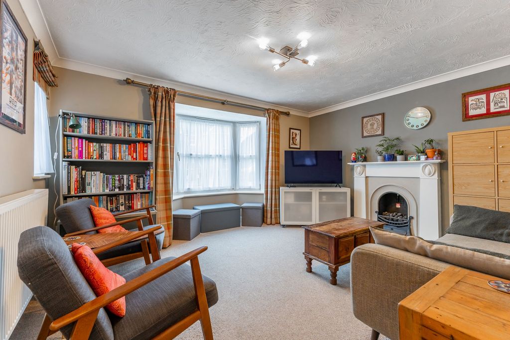 Property photo 2 of 26