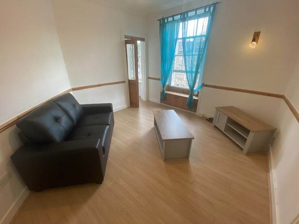 Property photo 3 of 10 Photo 3