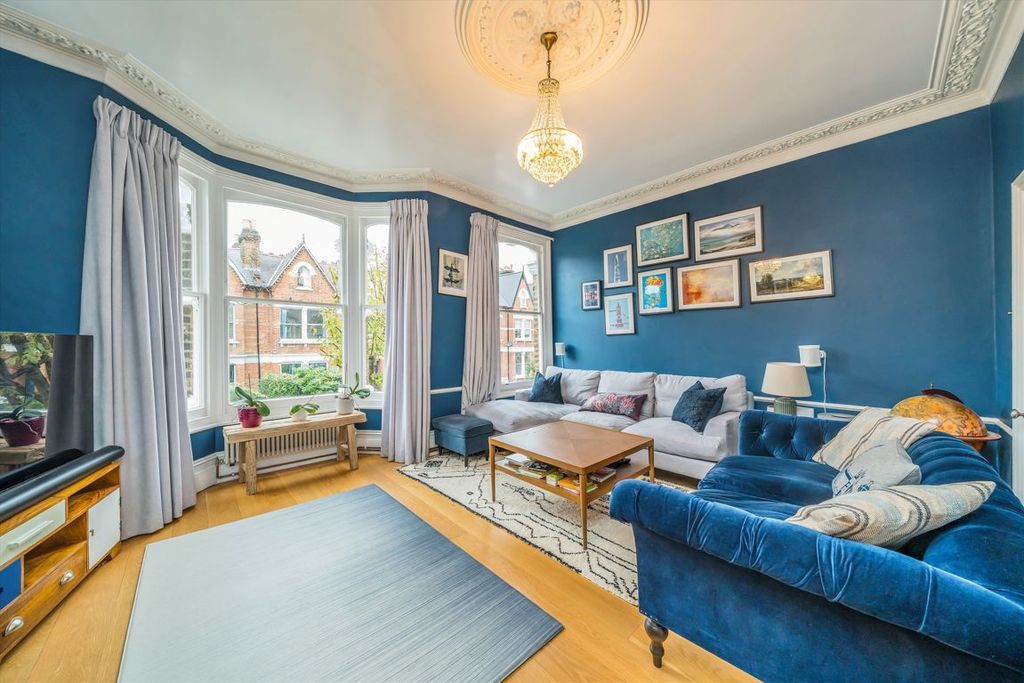 Property photo 2 of 8