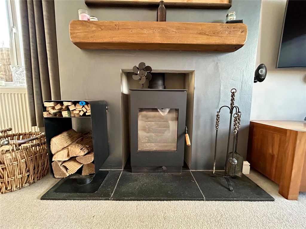 Property photo 3 of 21 Picture No. 02