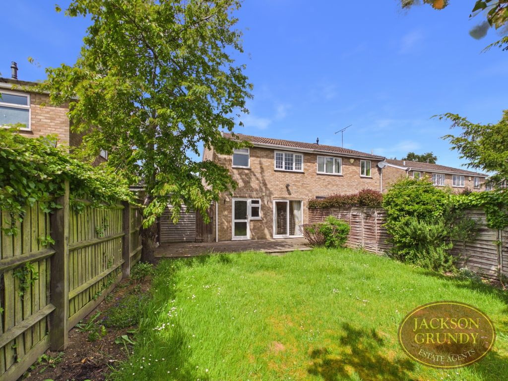 Property photo 2 of 16 Sansom Court