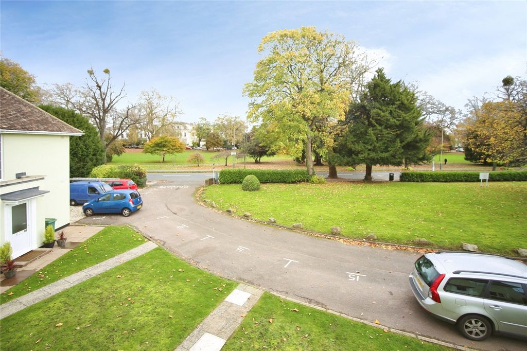 Property photo 2 of 9 Picture No. 19