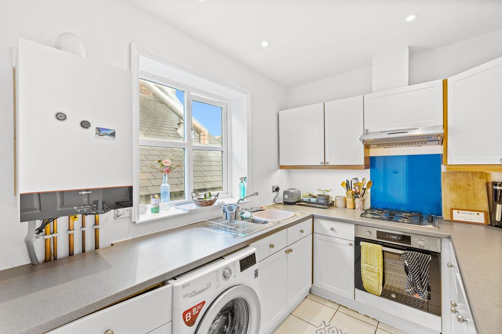 Property photo 2 of 9