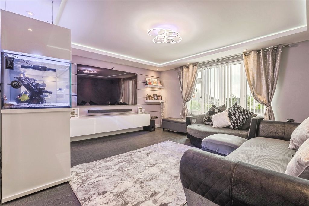 Property photo 2 of 20 Picture No. 04