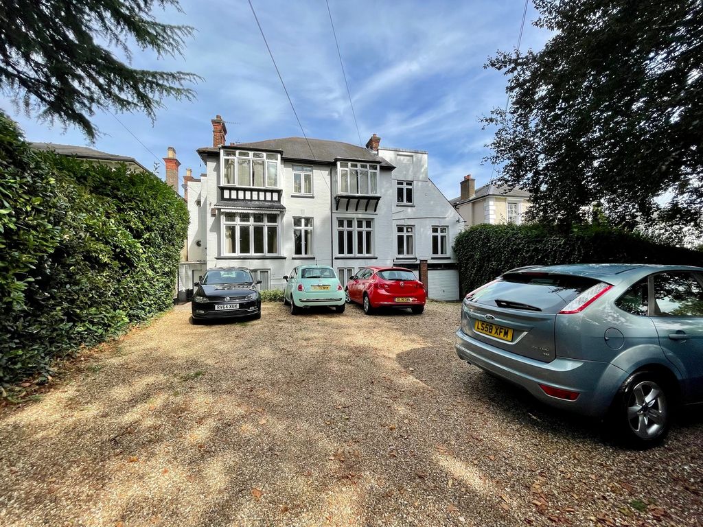 Property photo 1 of 18 3 Bed Flat To Rent Castle Hill Terrace, Maidenhead Sl6