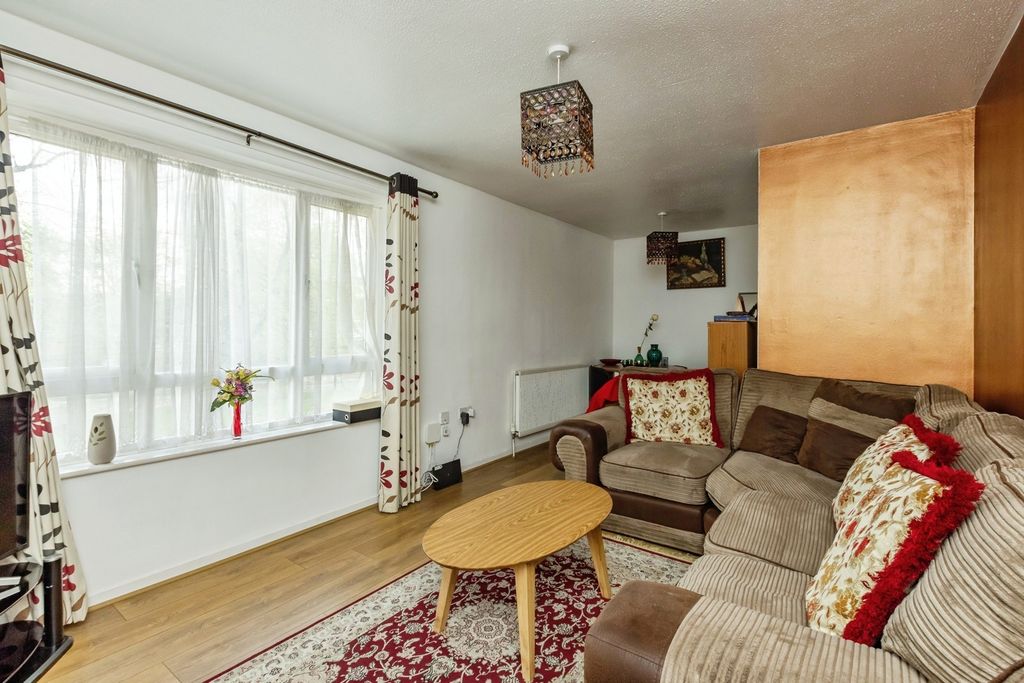 Property photo 2 of 16 Photo