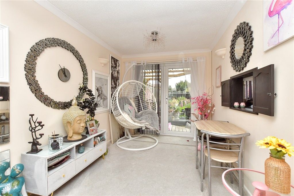 Property photo 3 of 10 Dining Area