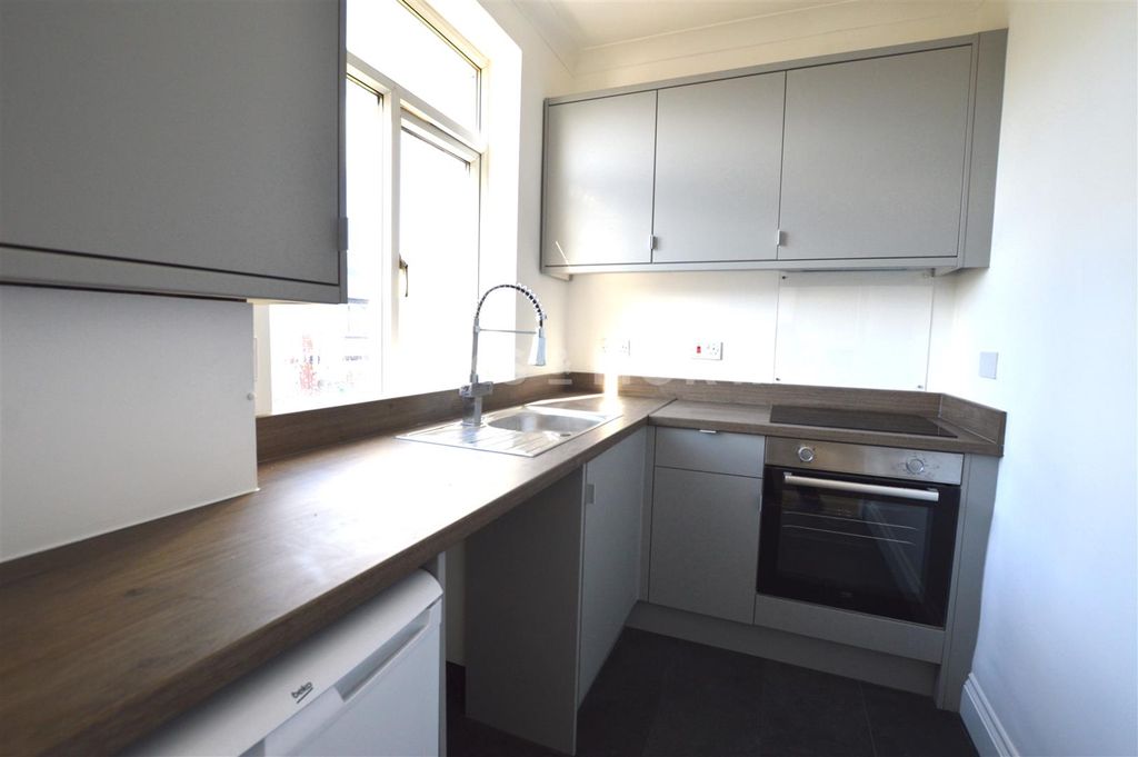 Property photo 2 of 7 23 Lisle Street Kitchen.Jpg