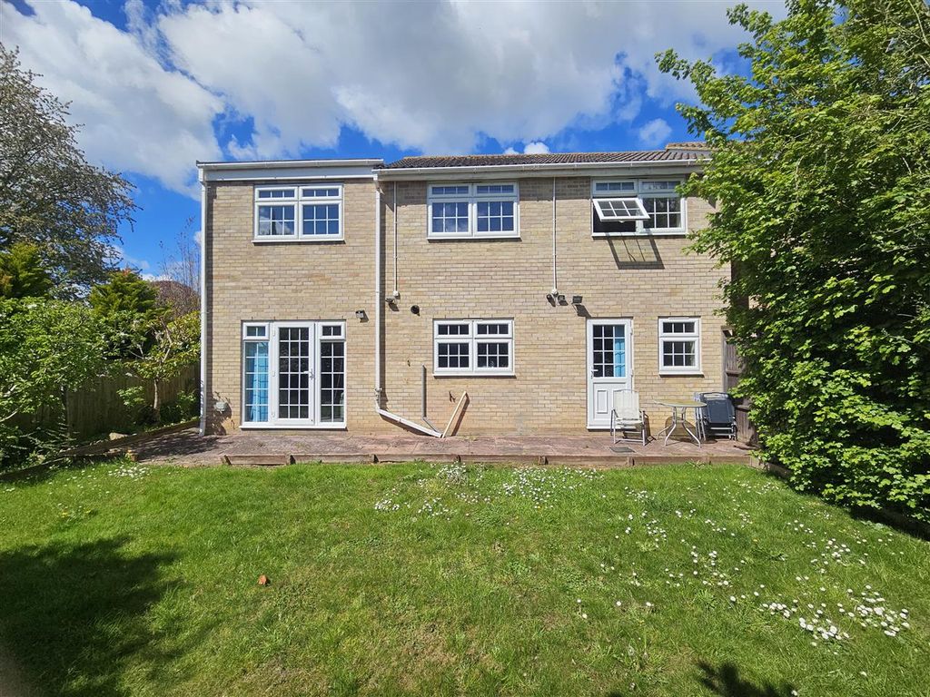 Property photo 2 of 8