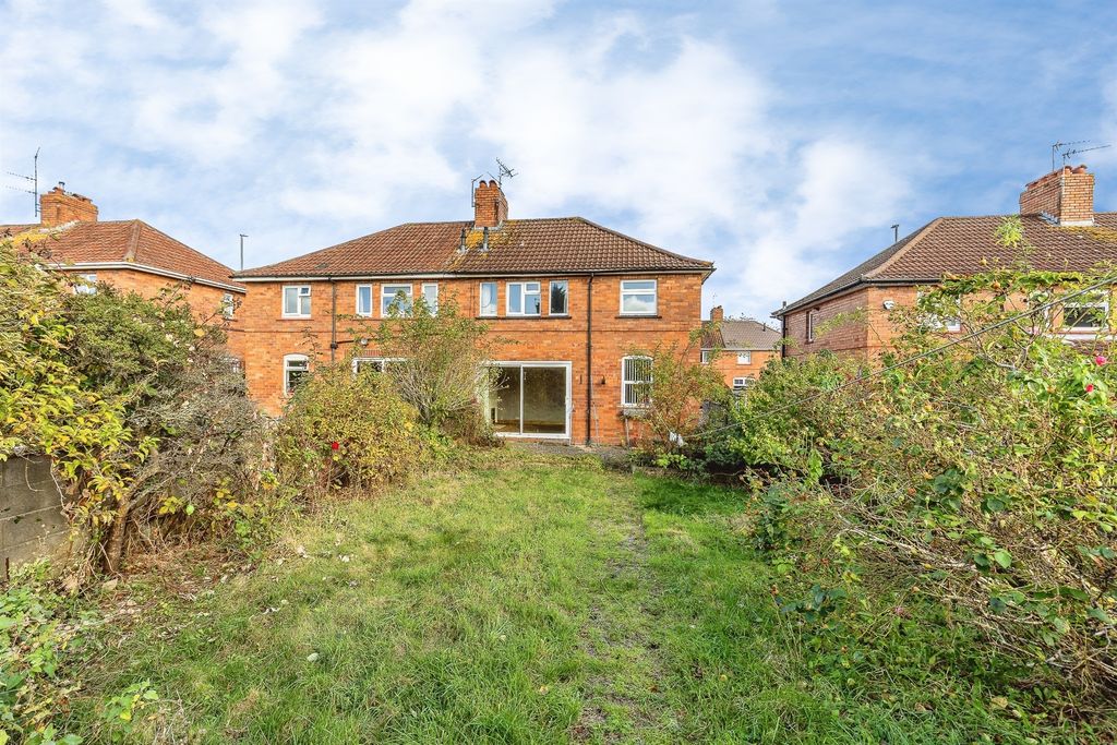 Property photo 2 of 17