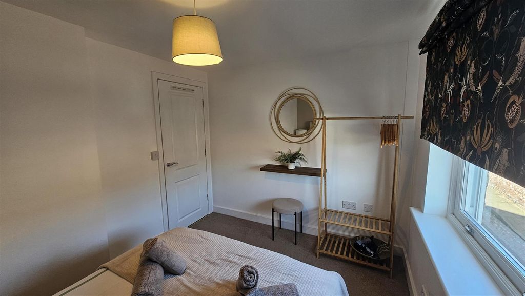 Property photo 3 of 10 Pro-Rcbkb4Zq.Jpeg