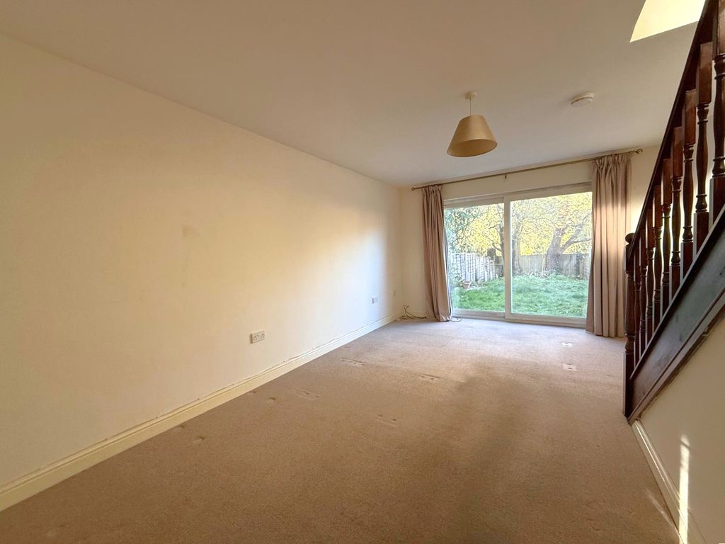 Property photo 2 of 9 Photo 3