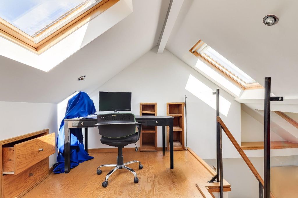 Property photo 3 of 11 Img (16).Jpg