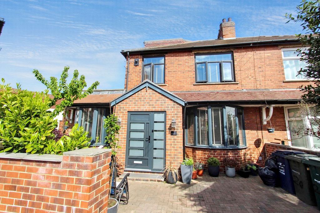 Property photo 1 of 30