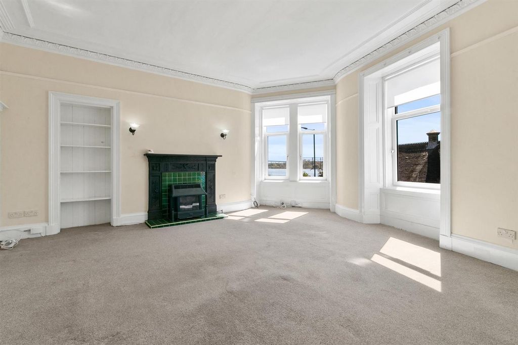 Property photo 2 of 26