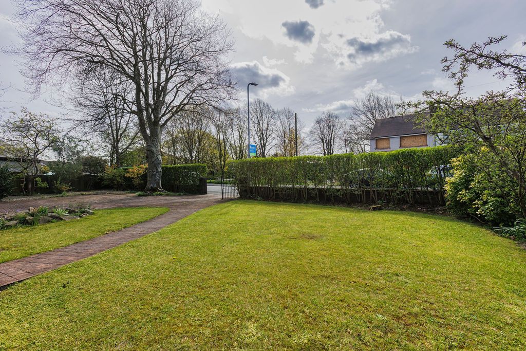 Property photo 2 of 23