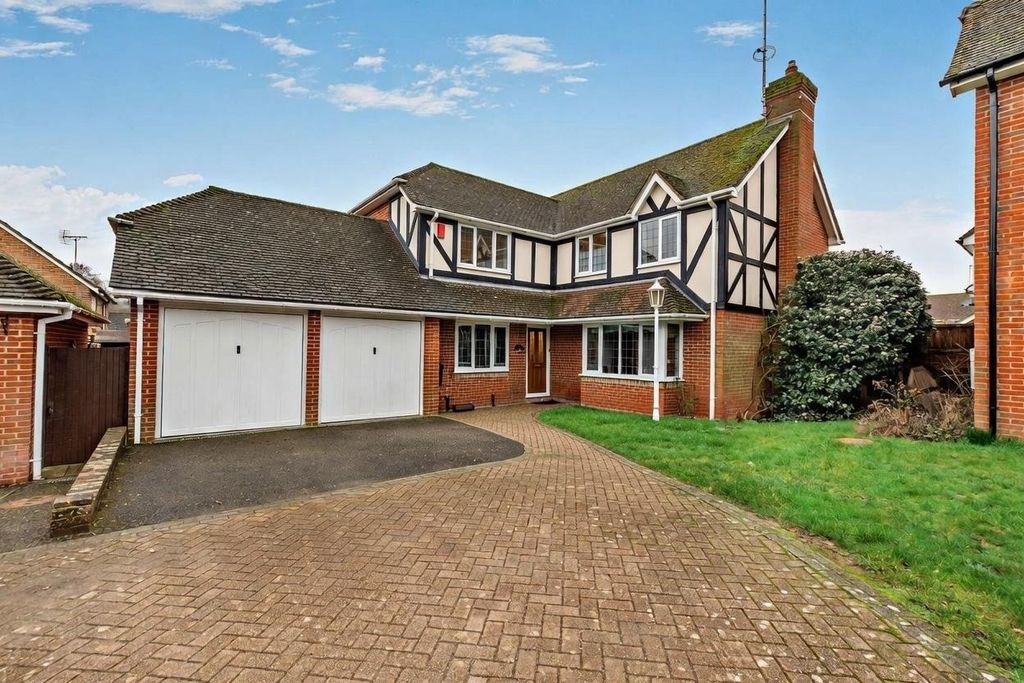 Property photo 1 of 18 Front External