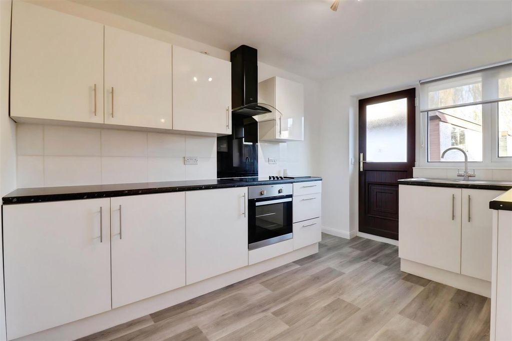 Property photo 2 of 18 Ebb808c0-4.Jpg