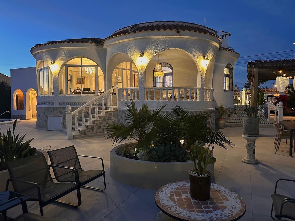 Property photo 1 of 50