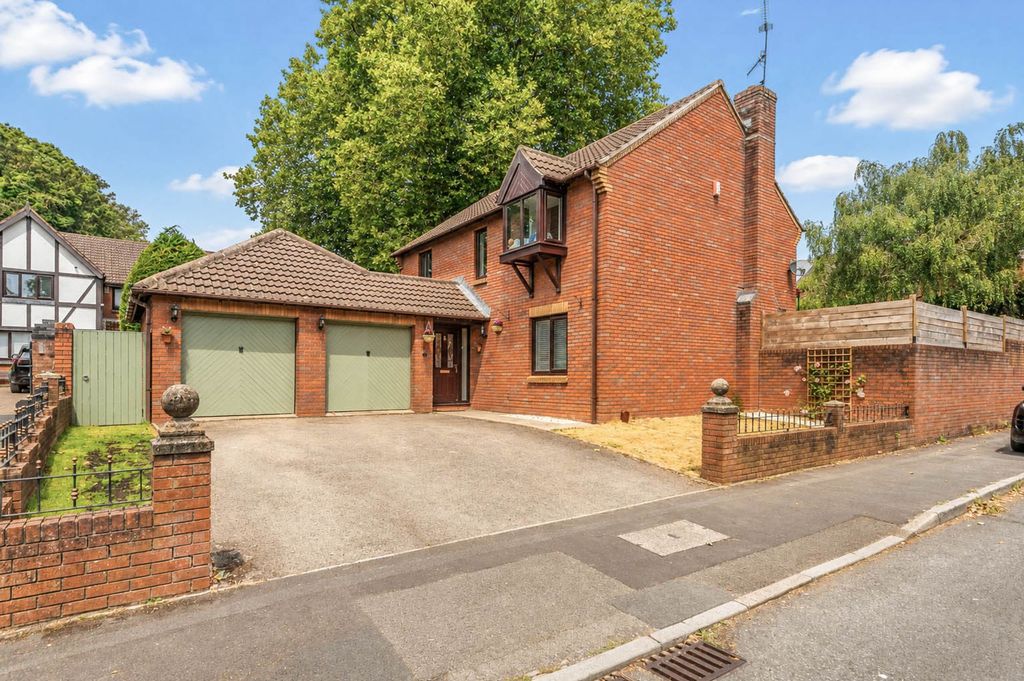 Property photo 2 of 31