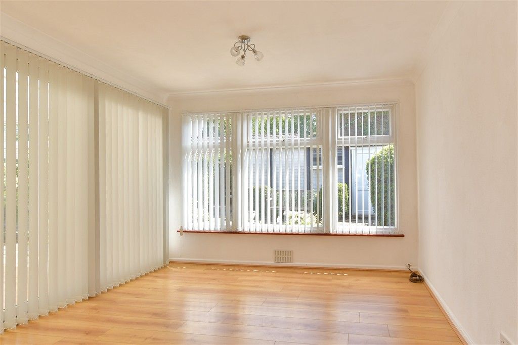 Property photo 3 of 12 Dining Area
