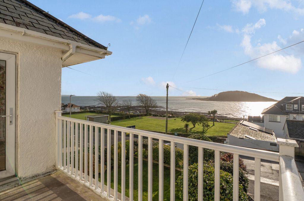 Property photo 2 of 21 1397558-1-696A243...