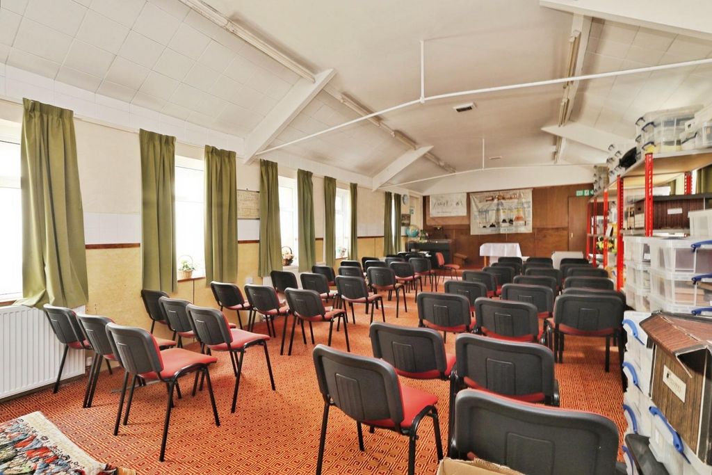 Property photo 2 of 9 Inner Hall