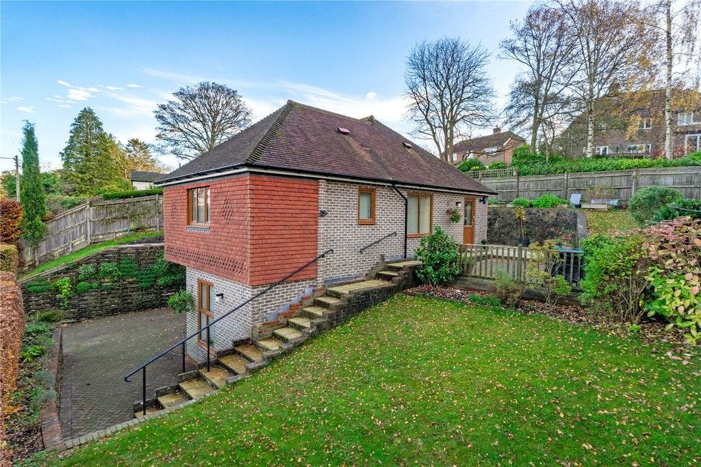 Property photo 3 of 19 Garden