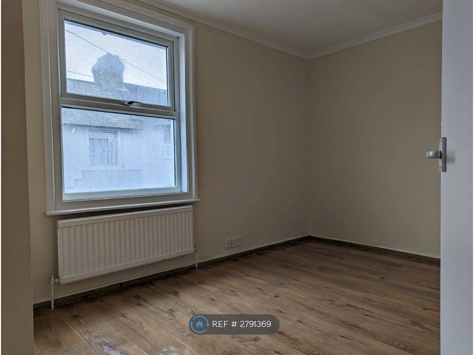 Property photo 2 of 13 Bedroom 1