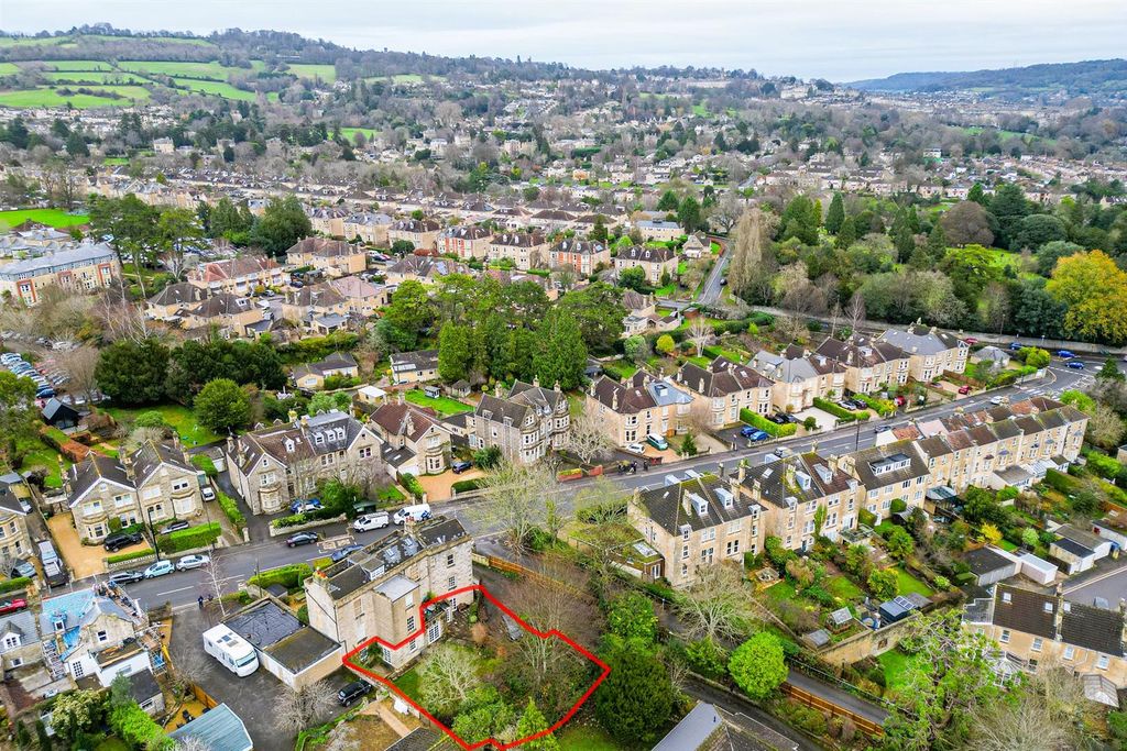 Property photo 1 of 37 Garden Flat, 63 Newbridge Hill, Newbridge, Bath Ba