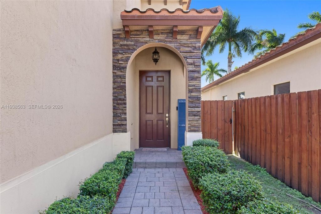 Property photo 3 of 49 <Alttext/>