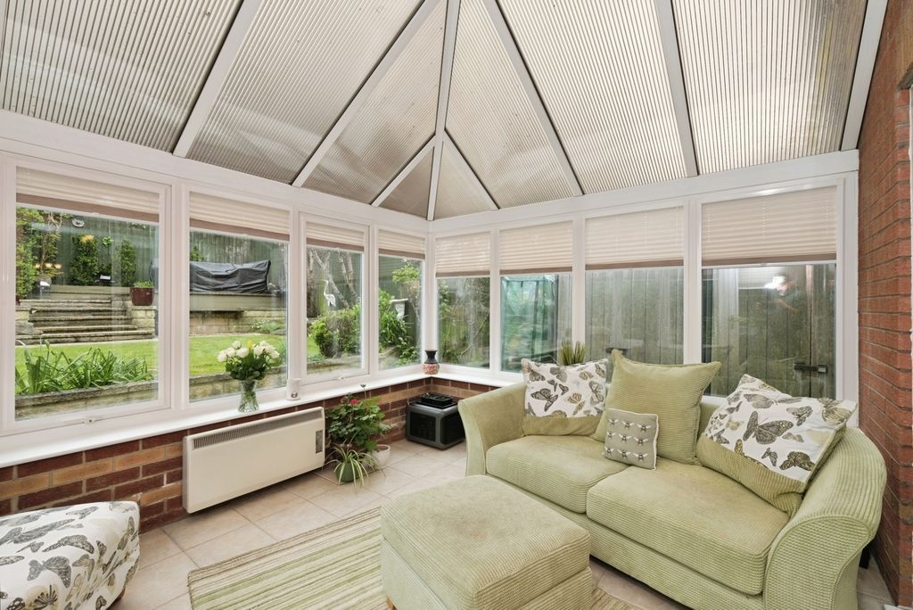 Property photo 3 of 20 Conservatory