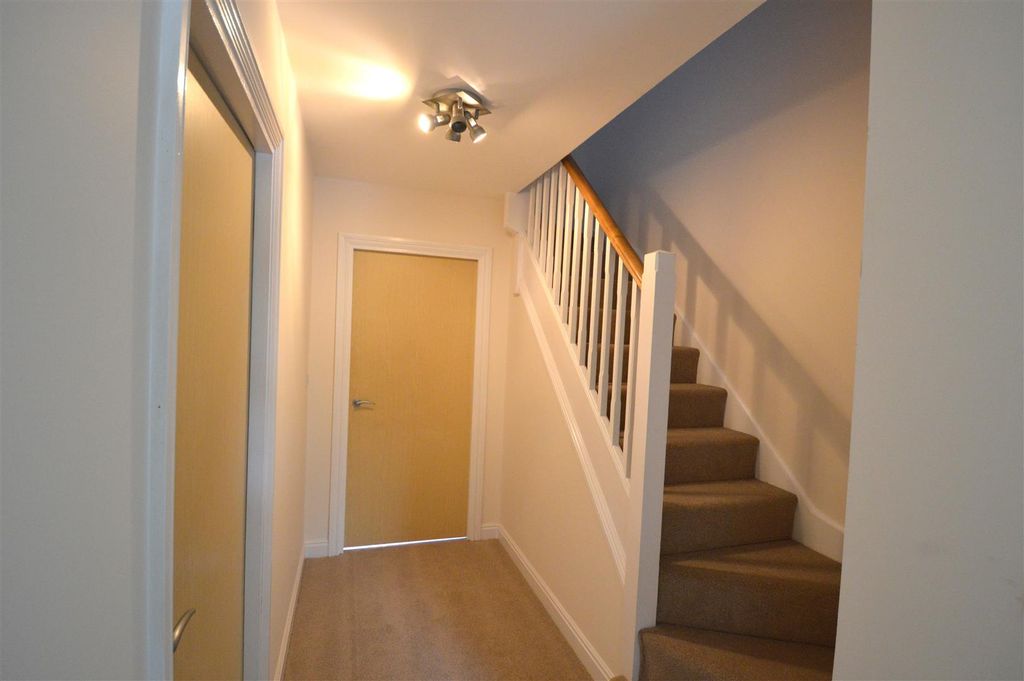 Property photo 2 of 14 Hall.Jpg