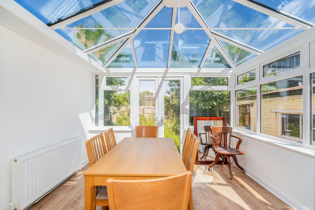 Property photo 3 of 11 Pbox-Img.Jpg