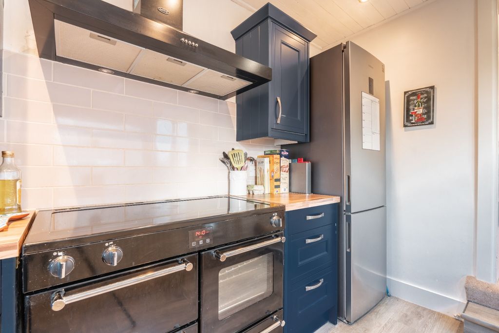 Property photo 3 of 17 4466612