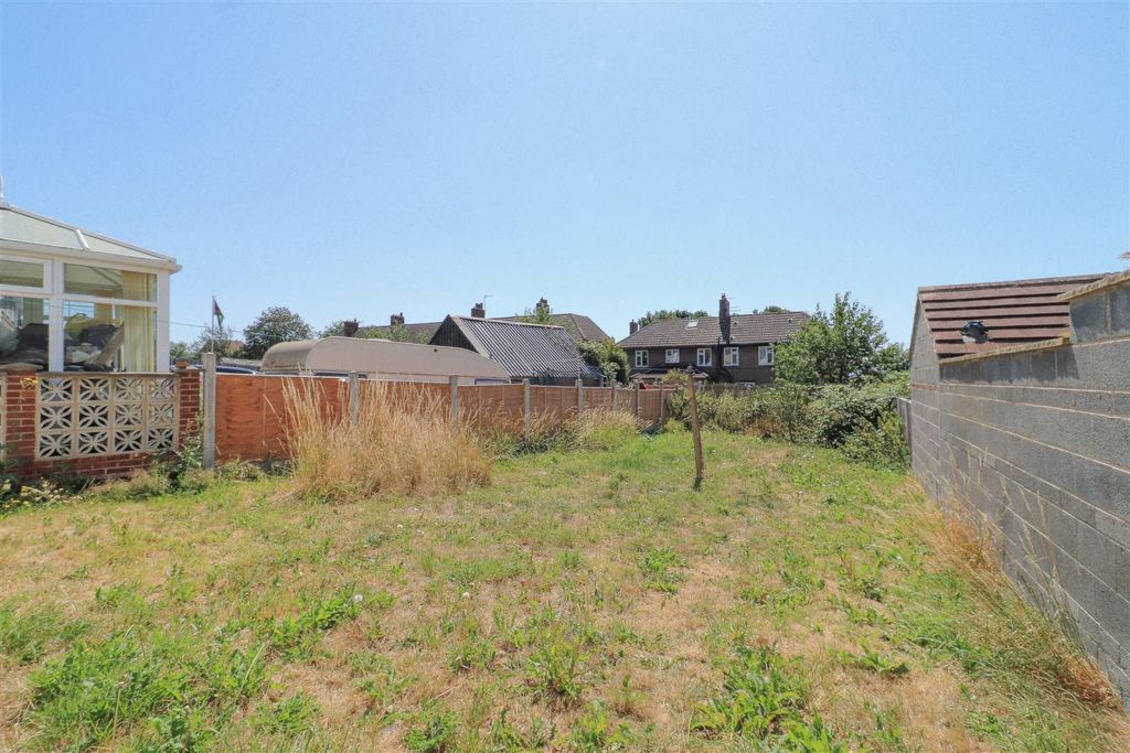 Property photo 2 of 3