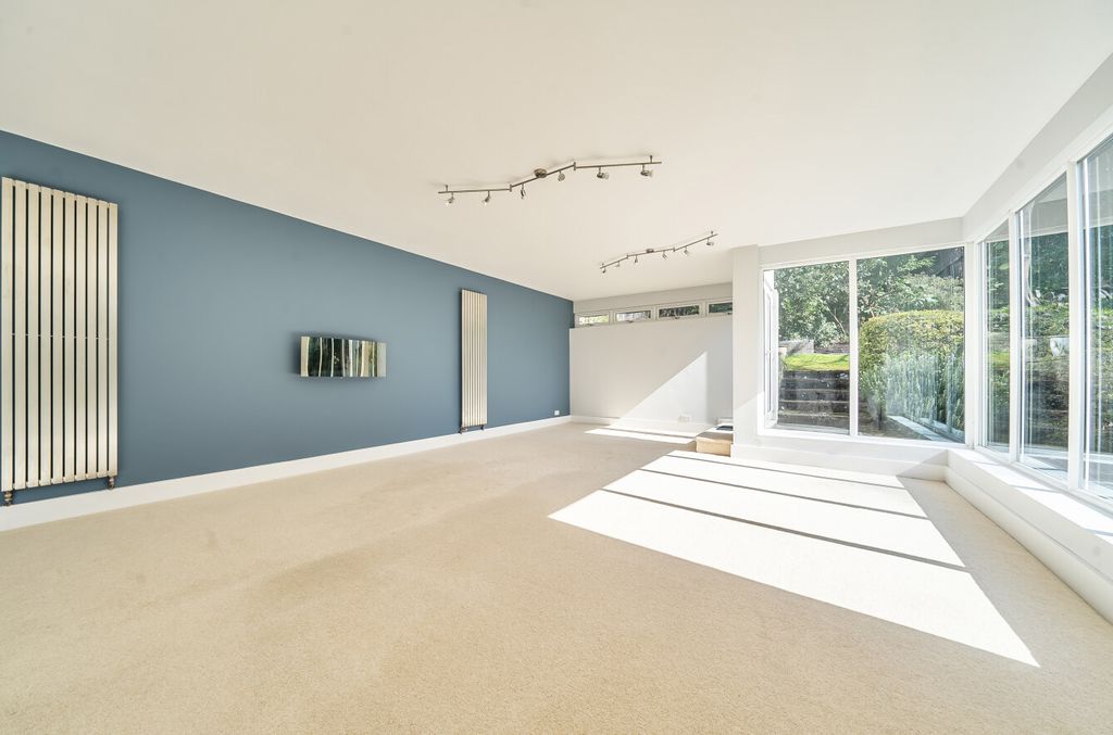 Property photo 3 of 12 1430573-11-69Bc49...
